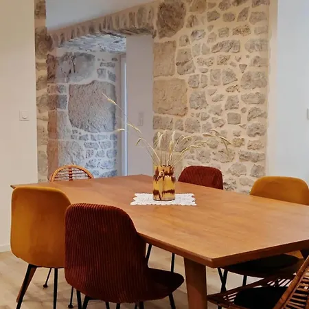 La Belle Cachée Hébergement de vacances Sévérac-le-Château