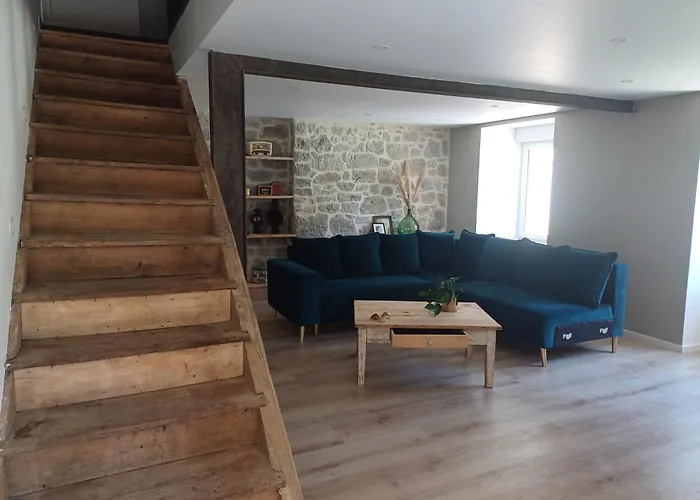 La Belle Cachee Nyaraló *